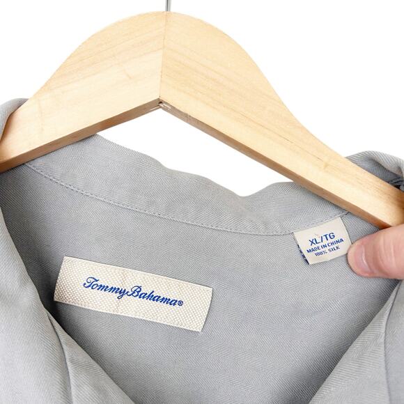 Tommy Bahama Gray 100% Silk Short Sleeve Button Down Sz XL - Picture 3 of 4